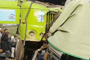 Mới chặn được xe quá đát trên… giấy