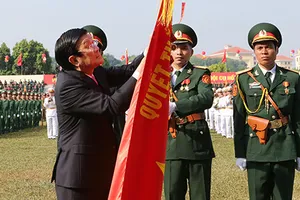 Trao huân chương Quân công hạng Nhất cho các quân khu