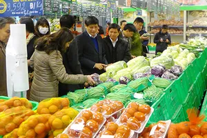 Cấp xã phạt thực phẩm bẩn: Tránh lạm quyền