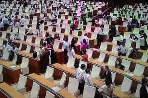 Quốc hội nghỉ sớm và nỗi lo hậu kỳ 