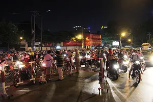 Va quẹt xe, người dạy nhạc bị đâm chết