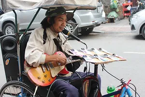 Hát rong mỗi ngày nuôi mẹ