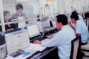 Muốn được đối xử lịch sự, phải có tiền 'bôi trơn'