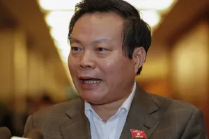 Đã nghe đã thấy: Thứ trưởng đi xe ôm hoặc taxi ‘trông không được đẹp’!