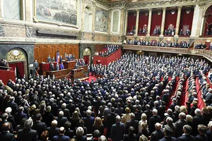 Pháo hạm Nga trả đũa Nhà nước Hồi giáo