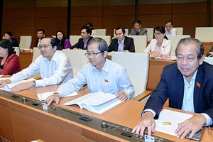 Cho nghe lén điện thoại để tóm quan tham