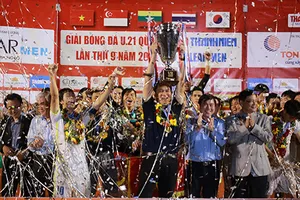 Công Phượng đưa U-21 HAGL lên đỉnh