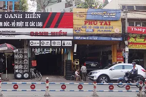 Cả trăm căn nhà chục tỉ chờ sập giữa trung tâm Sài Gòn