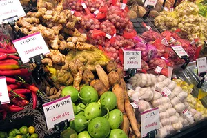 Đến trái ớt, củ hành cũng phải nhập