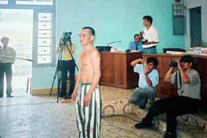 Ông Huỳnh Văn Nén thoát án tử ra sao?