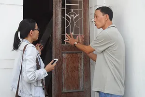 Nhà không cháy vẫn bị phá cửa kiểm tra