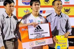  Nữ CĐV Hoàng Yến và Công Phượng vào danh sách đề cử chính thức