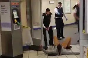 Tấn công bằng dao ở London