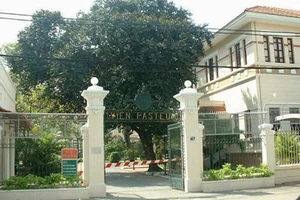 Di sản Sài Gòn 300 năm: Bí ẩn số cửa sổ ‘lệch pha’ ở Viện Pasteur