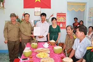 Sở Tư pháp TP.HCM trao nhà tình nghĩa ở Bến Tre