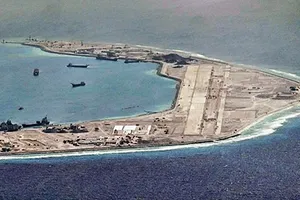 Báo Trung Quốc dọa bắn máy bay Úc