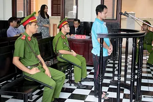 Người đòi tiền tỉ từ chai nước có ruồi bị đề nghị án tù