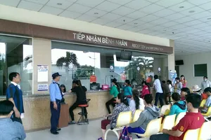 Quá tải ở bệnh viện tư gọi bệnh nhân là ‘bà con’