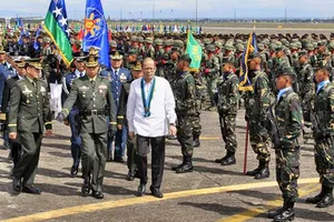 Tổng thống Philippines cam kết xây dựng quân đội hùng mạnh