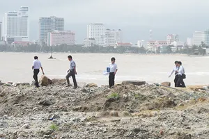 Truy gay gắt vụ tự lấn vịnh Nha Trang