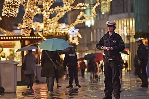 Nỗi lo khủng bố tràn ngập Giáng sinh