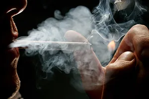 Đợi cấm mới chịu bỏ hút thuốc 