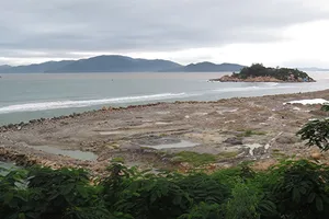 Dừng thi công lấp, lấn vịnh Nha Trang trái phép