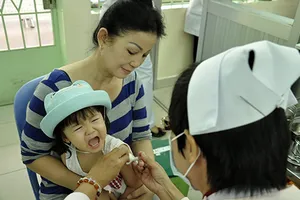 Phải đăng ký vaccine dịch vụ qua tổng đài 1080