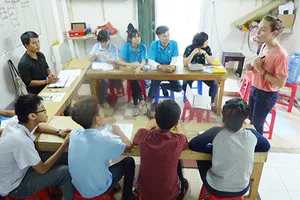 Bày cách kiếm cơm cho thanh niên nghèo