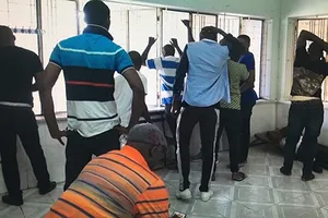 Đột kích một điểm nóng phức tạp của người gốc Phi