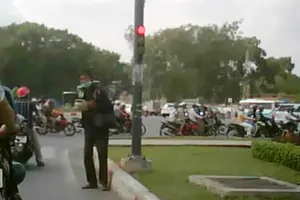 Xin một năm vẫn chưa đủ tiền xe về quê!