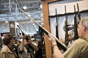 Tổng thống Obama thách thức nhóm ‘lái súng’