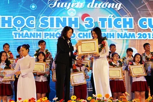 Hôm nay, hơn 5.000 HS dự khai mạc Hội trại Truyền thống 9-1