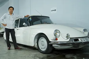 ‘Thảm bay’ biến giám đốc thành thợ sửa xe