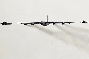 Sau B-52, tàu sân bay sẽ đến Hàn Quốc 