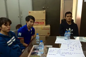 Tuồn giày hiệu khỏi nhà máy bán khắp nước