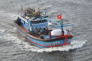 Sống chết bám biển Hoàng Sa