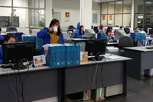 Muốn đóng bảo hiểm phải… bôi trơn