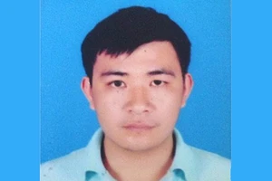 Hai cô gái bị buộc bán dâm để nuôi cảnh sát dỏm