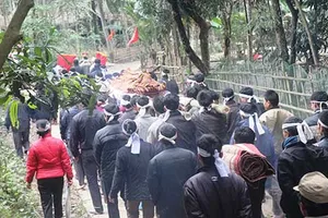 Khăn tang trắng xứ Mường