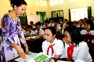 Tiêu chuẩn tuyển dụng giáo viên tiếng Anh tiểu học