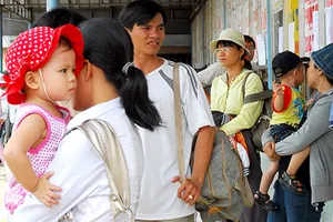 Công nhân buồn vui đón tết