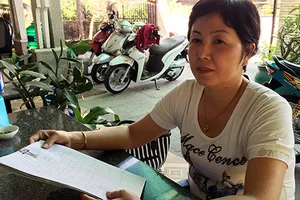 Còn tiền bán đất, khó thoát trả nợ 