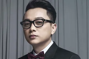 Công Trí giữ bí mật bộ sưu tập đến phút chót 