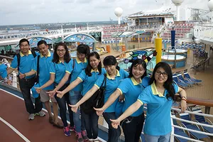 Thuê máy bay, đi du thuyền chơi tết 