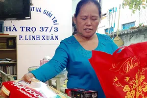 Làm cỗ tết cho người ở trọ