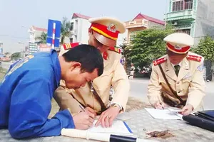 Nộp phạt qua bưu điện: CSGT bớt tiêu cực?