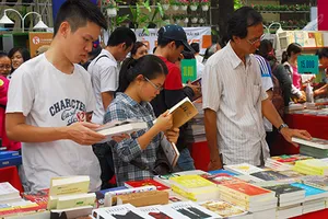 Văn hóa, đạo đức xã hội không có bước tiến