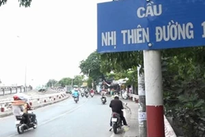 Cầu Nhị Thiên Đường: Đập hay sửa?