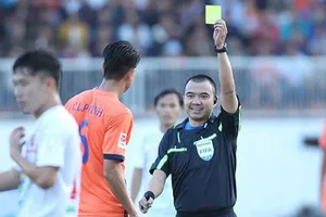 Khi làng bóng nội mất niềm tin